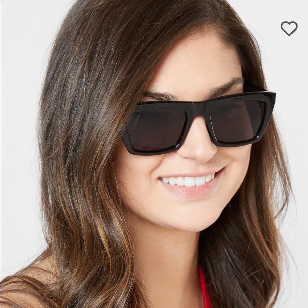KENDALL & KYLIE “SUNNIES